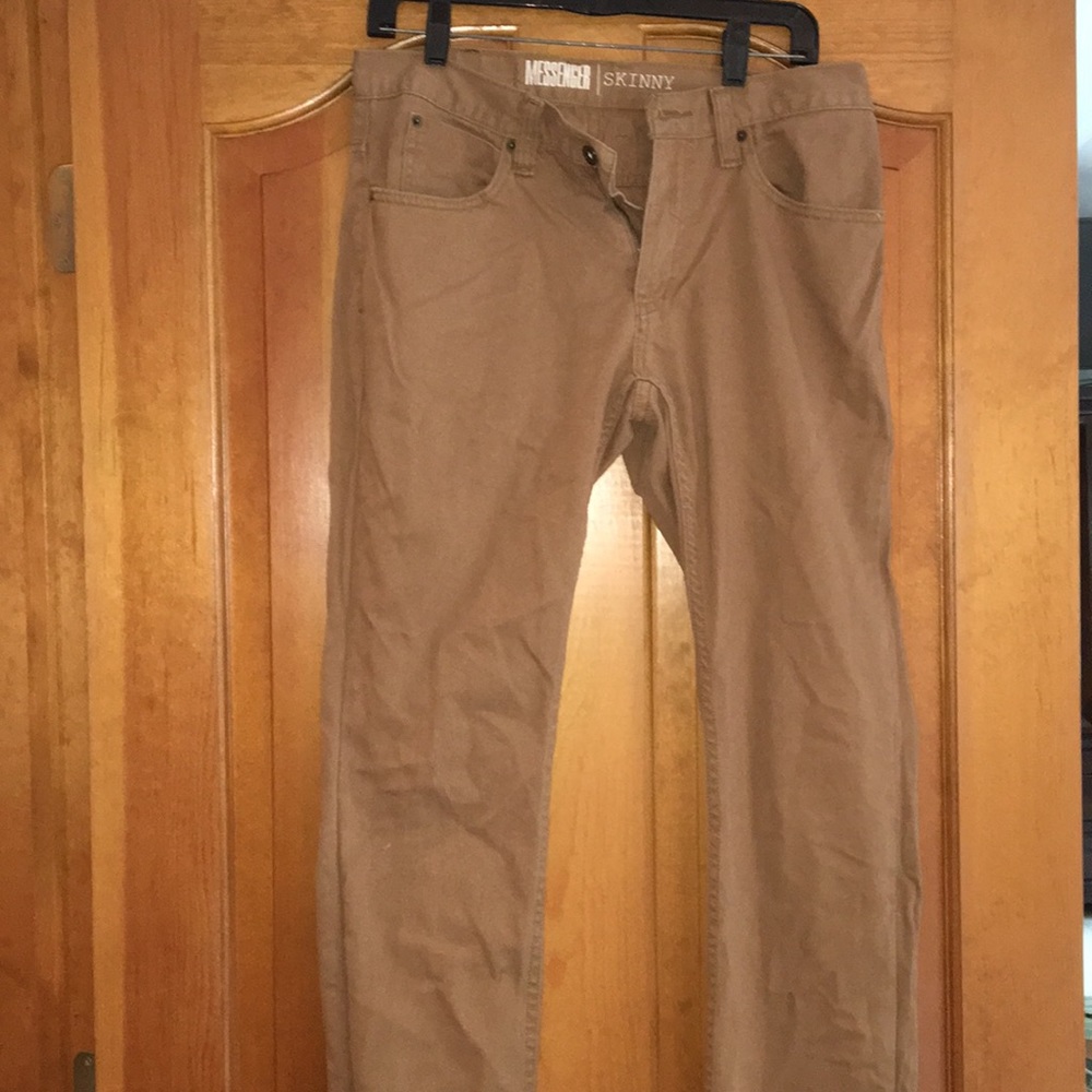 Beige skinny jeans (men’s)